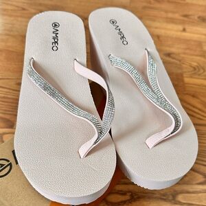 Women's Light Pink Sandals flip flop with Silver bling reinstone Accents